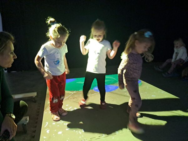 Dywan multimedialny.