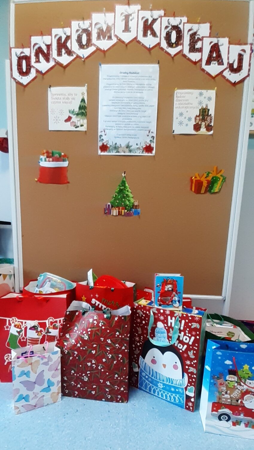 Prezenty zebrane w akcji charytatywnej pod hasłem Onko Mikołaj.