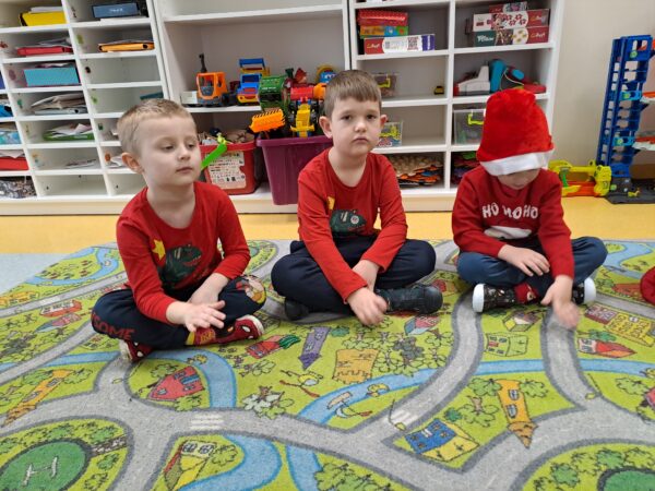 Święty Mikołaj w grupie Motylki.