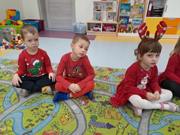 Święty Mikołaj w grupie Motylki.