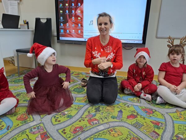 Święty Mikołaj w grupie Motylki.