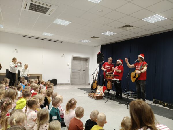 Orkiestra wita przedszkolaki