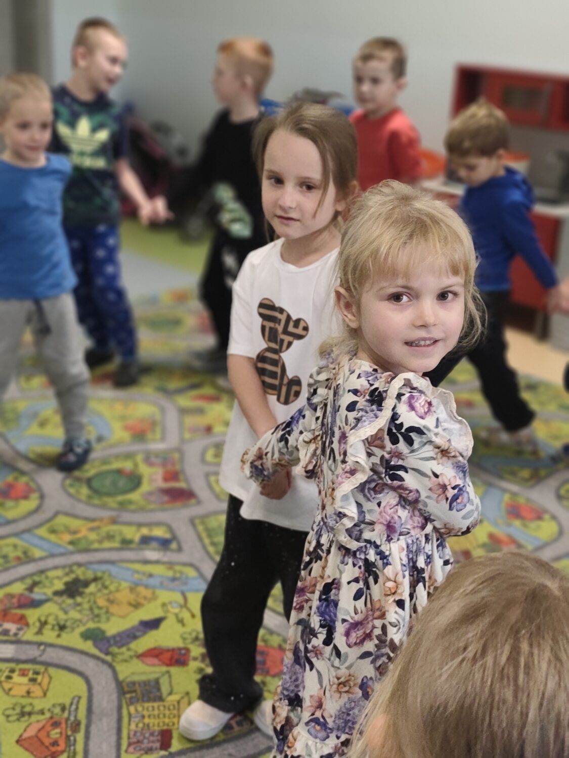 Michasia tańczy urodzinowy taniec