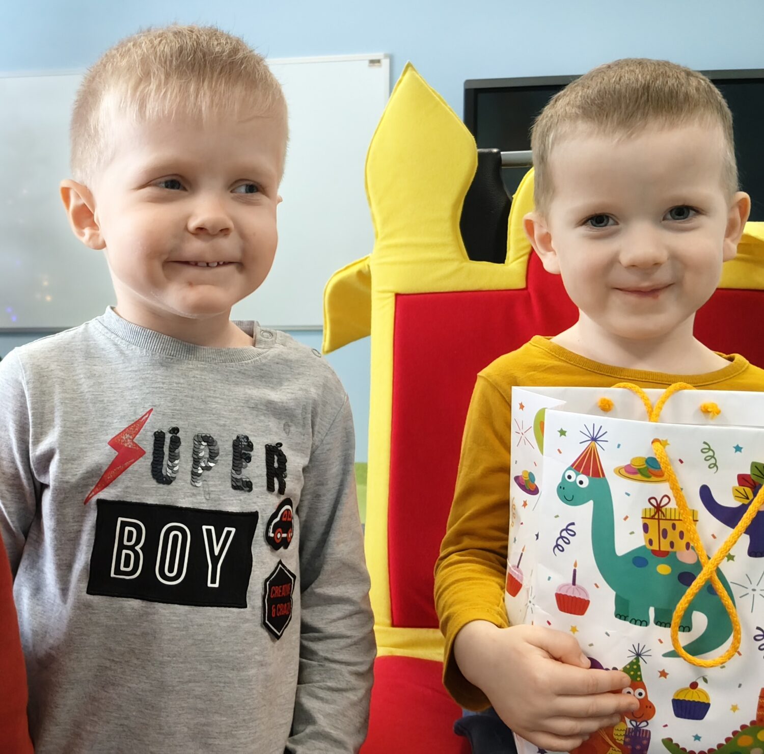 Szymonek świętuje 4. urodzinki.