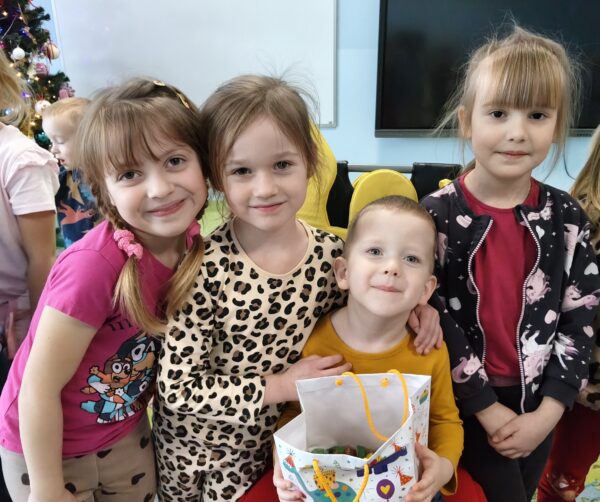 Szymonek świętuje 4. urodzinki.