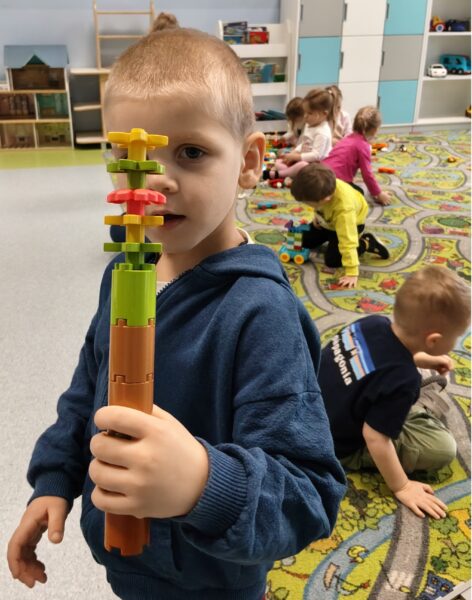 Misie świętują Międzynarodowy Dzień Lego.