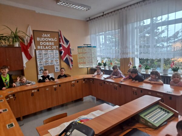 Jeżyki w Szkole Podstawowej im. Jana Brzechwy w Sitniku