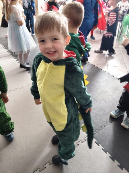 Pamiątkowe zdjęcie Jasia z balu karnawałowego.