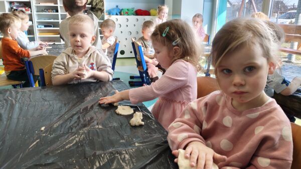 Motylki ćwiczą paluszki