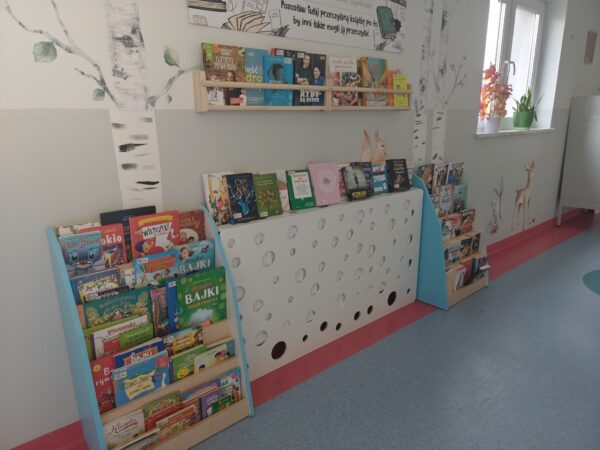 Weź książkę z półki, nie musisz jej oddawać!