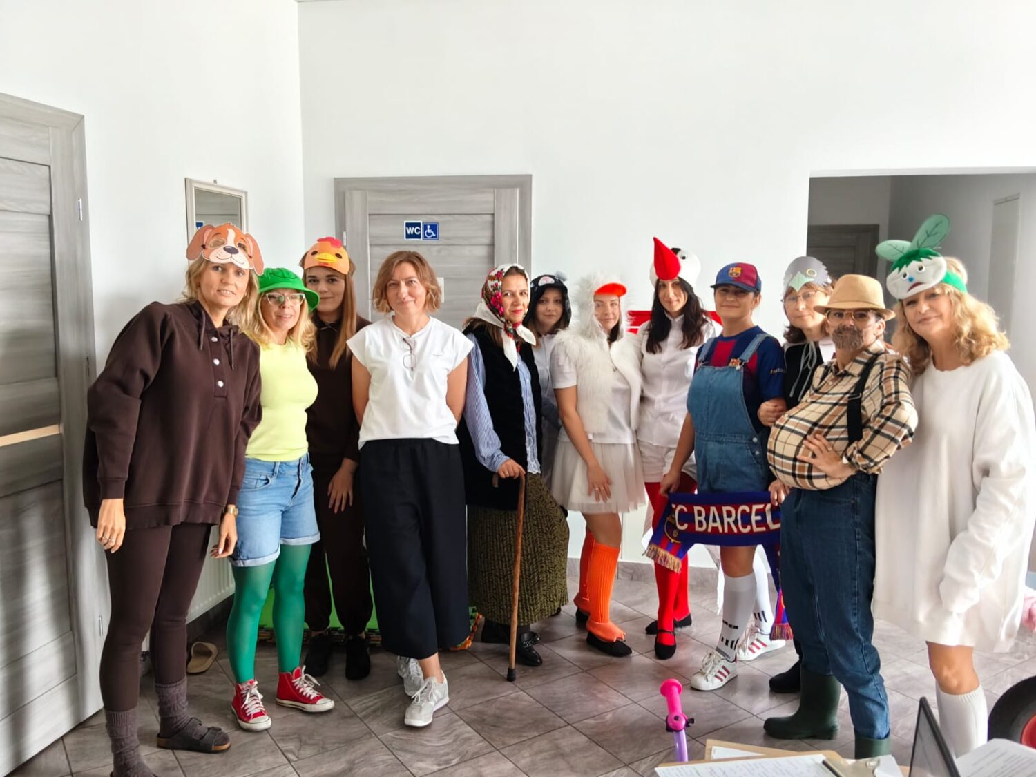 Pracownicy występują dzieciom