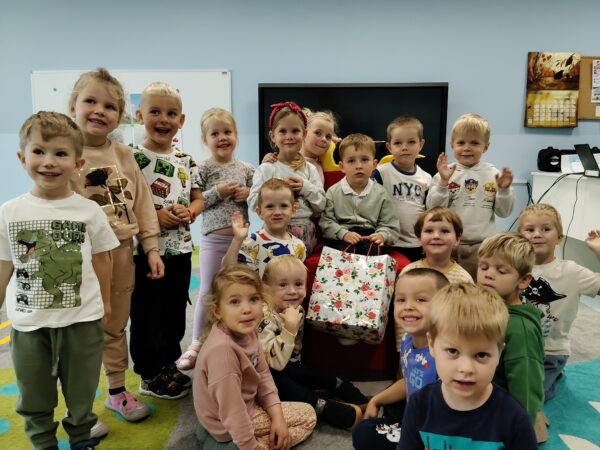 Franek świętuje w przedszkolu 4. urodzinki.