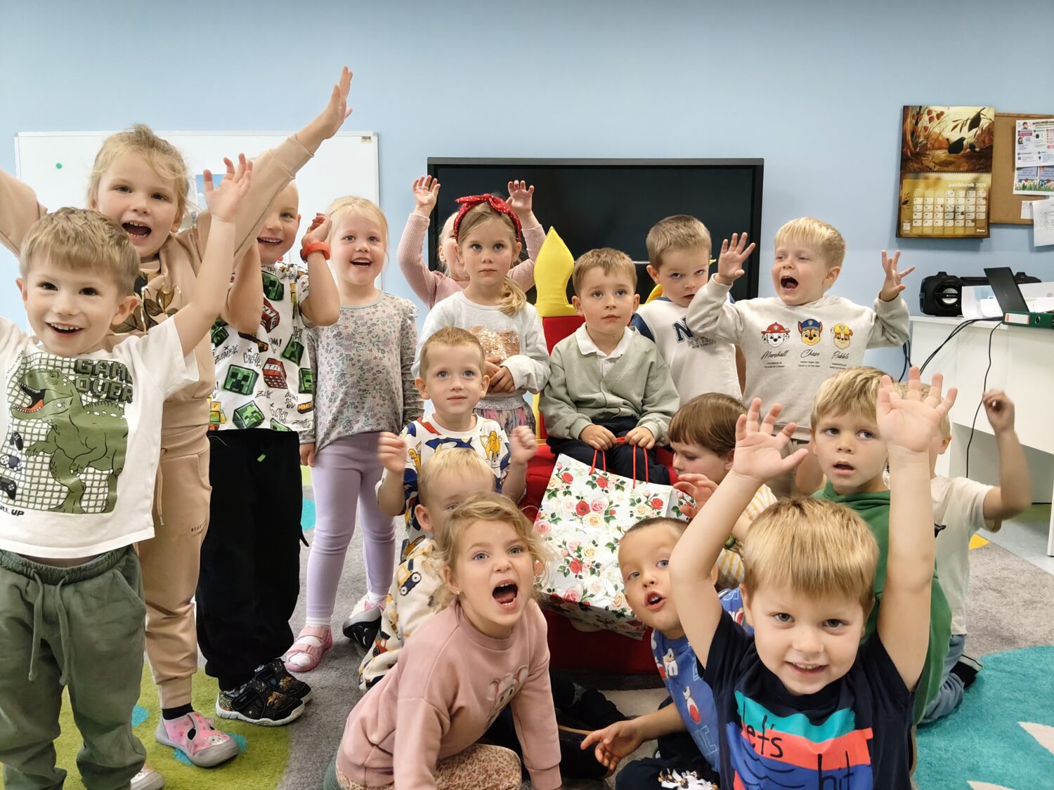 Franek świętuje w przedszkolu 4. urodzinki.